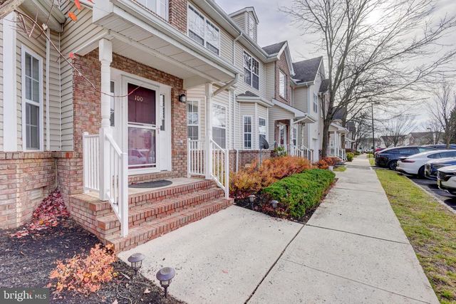 100 FOREST DR, Piscataway, NJ 08854