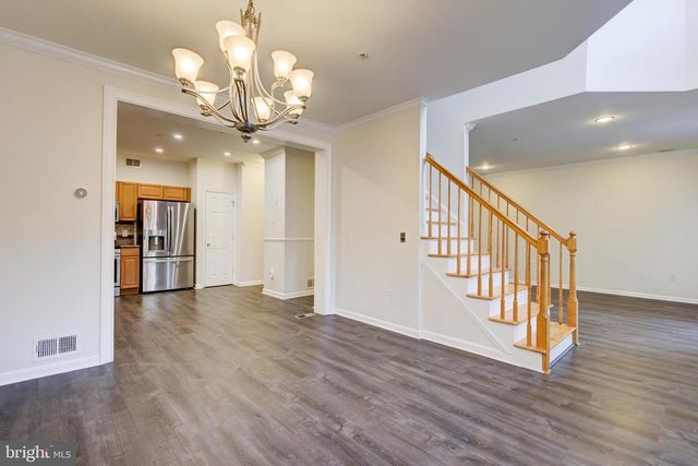 100 FOREST DR, Piscataway, NJ 08854