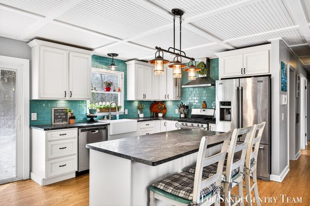 10816 168th Avenue, Grand Haven, MI 49417