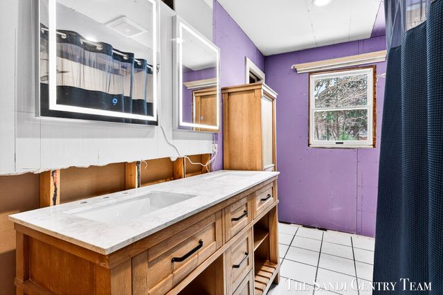 10816 168th Avenue, Grand Haven, MI 49417