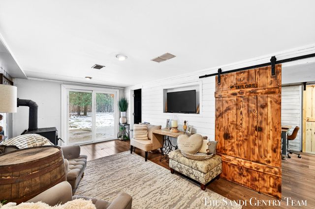 10816 168th Avenue, Grand Haven, MI 49417