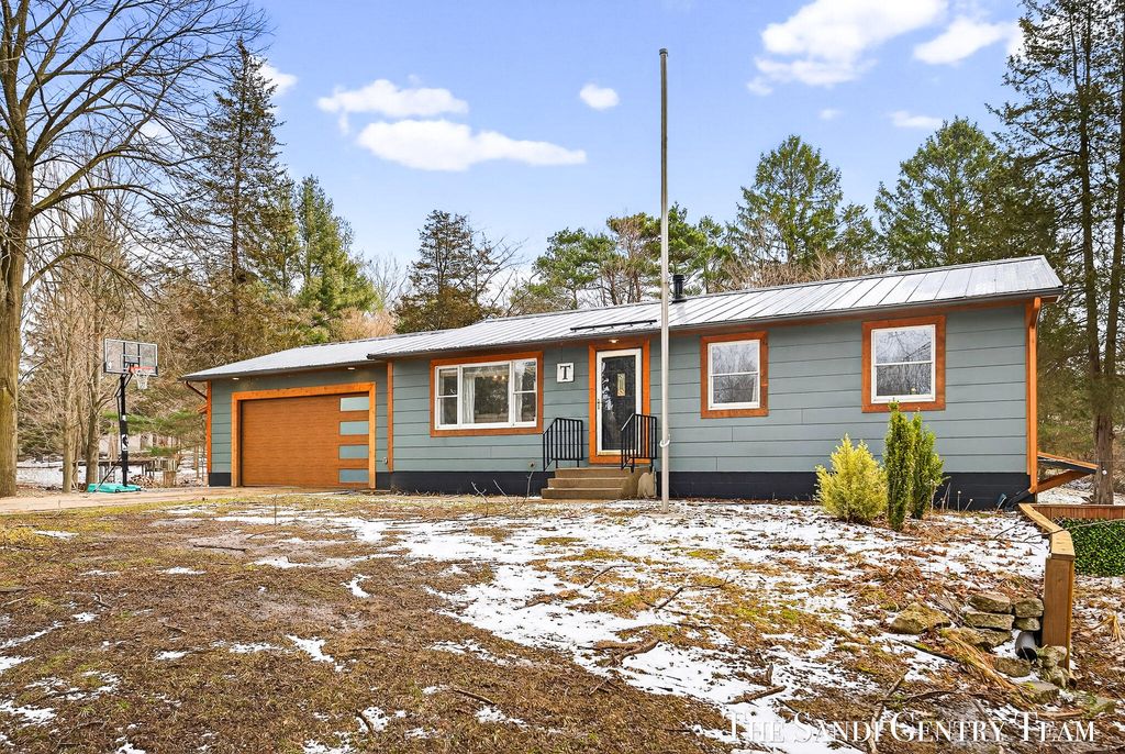 10816 168th Avenue, Grand Haven, MI 49417