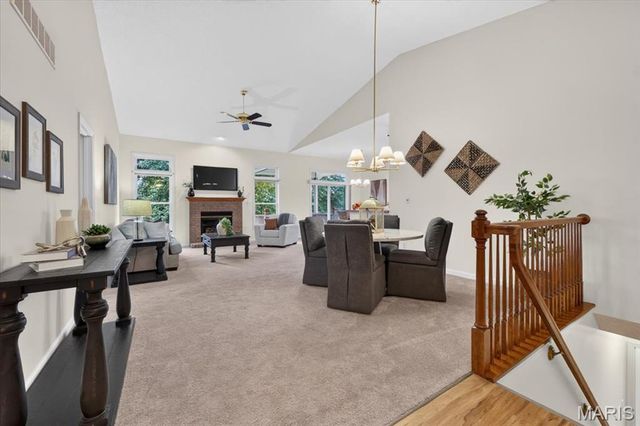 2762 Samuel Drive, Dardenne Prairie, MO 63368