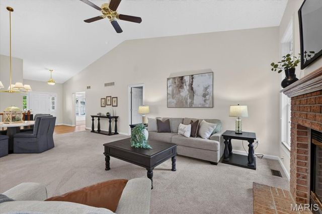 2762 Samuel Drive, Dardenne Prairie, MO 63368