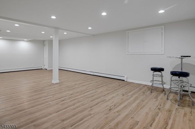 10 Fairview Ave, Summit City, NJ 07901