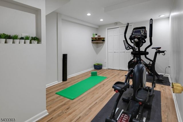 10 Fairview Ave, Summit City, NJ 07901
