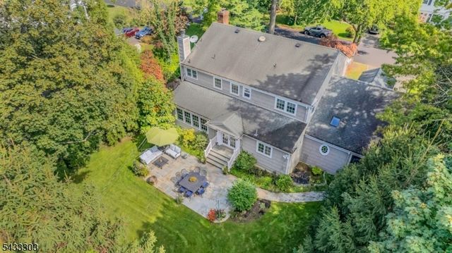 10 Fairview Ave, Summit City, NJ 07901