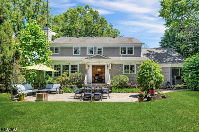 10 Fairview Ave, Summit City, NJ 07901
