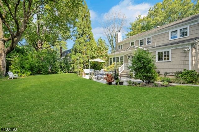 10 Fairview Ave, Summit City, NJ 07901