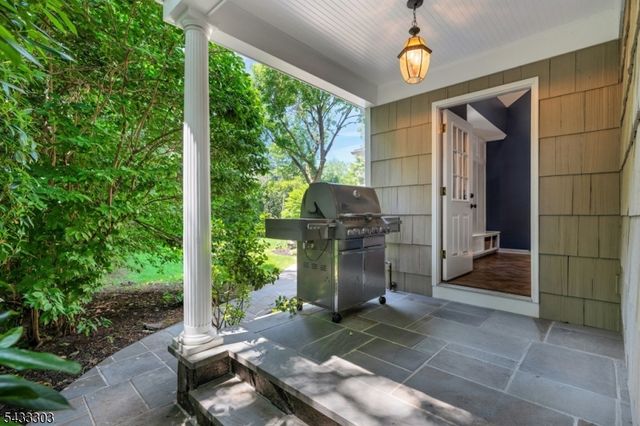 10 Fairview Ave, Summit City, NJ 07901