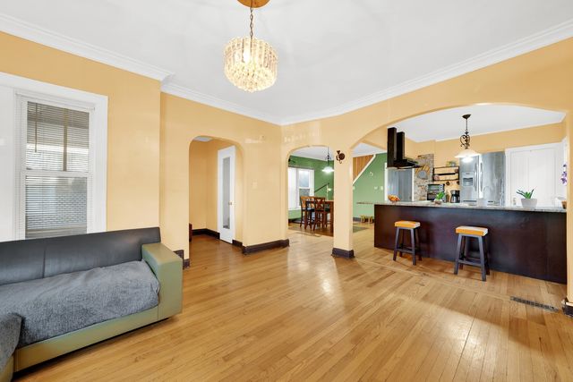 6431 S Maplewood Avenue, Chicago, IL 60629