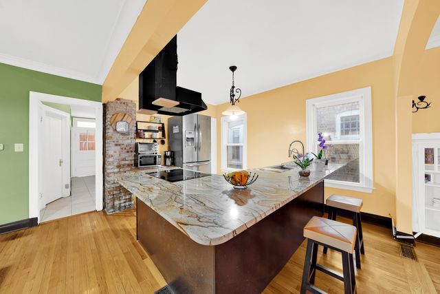 6431 S Maplewood Avenue, Chicago, IL 60629