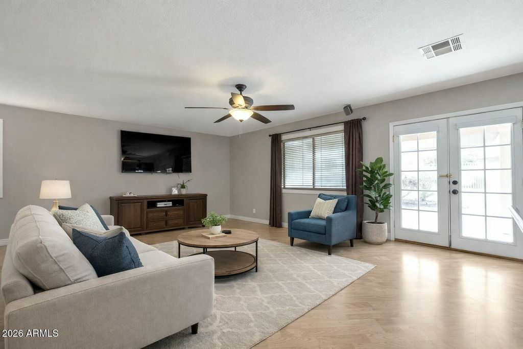 Image 13 of property listing at 18160 N 89TH Lane, Peoria, AZ 85382