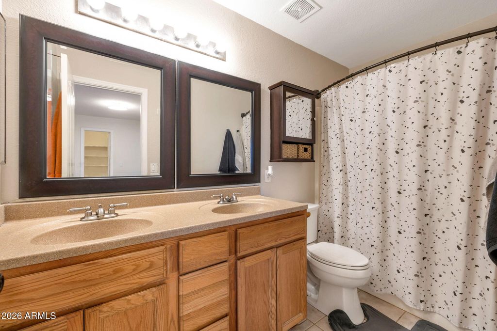 Image 20 of property listing at 18160 N 89TH Lane, Peoria, AZ 85382