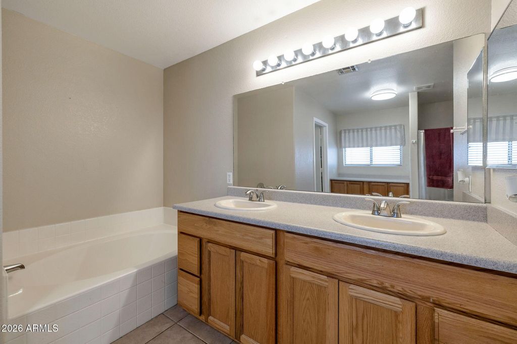 Image 31 of property listing at 18160 N 89TH Lane, Peoria, AZ 85382