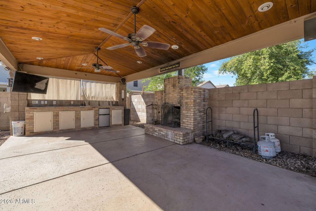 Image 36 of property listing at 18160 N 89TH Lane, Peoria, AZ 85382