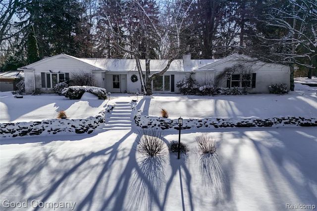 922 Eastover Drive, Bloomfield Hills, MI 48304