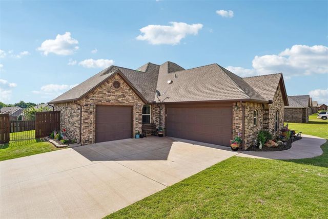 1898 Doc Bar Avenue, Blanchard, OK 73010