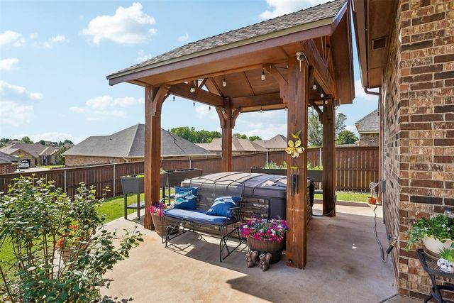 1898 Doc Bar Avenue, Blanchard, OK 73010