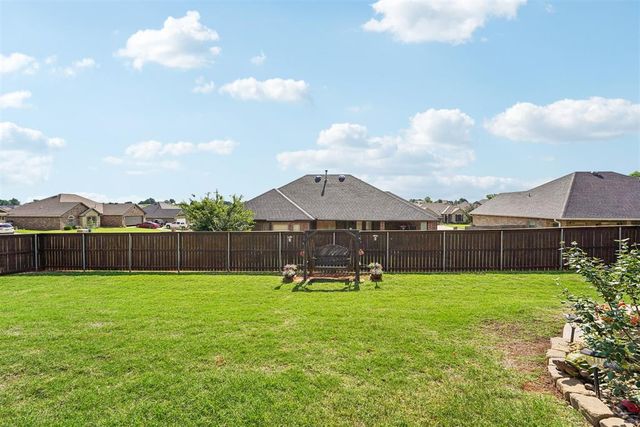 1898 Doc Bar Avenue, Blanchard, OK 73010