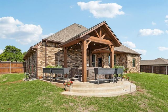 1898 Doc Bar Avenue, Blanchard, OK 73010