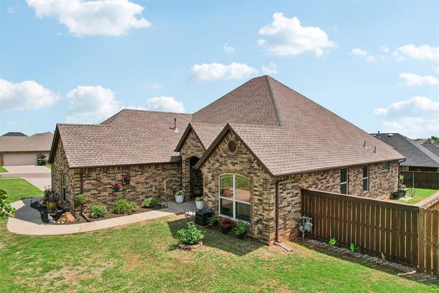 1898 Doc Bar Avenue, Blanchard, OK 73010