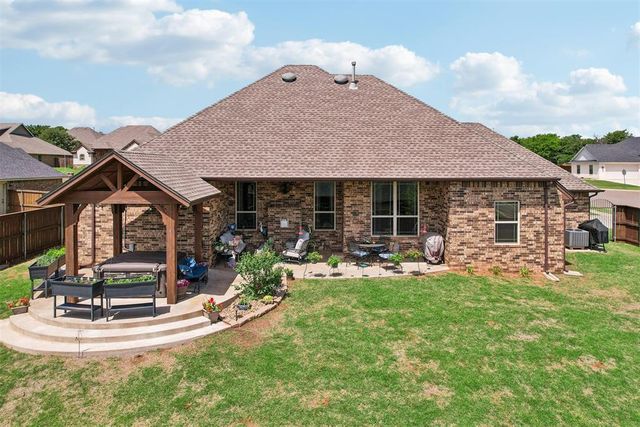 1898 Doc Bar Avenue, Blanchard, OK 73010
