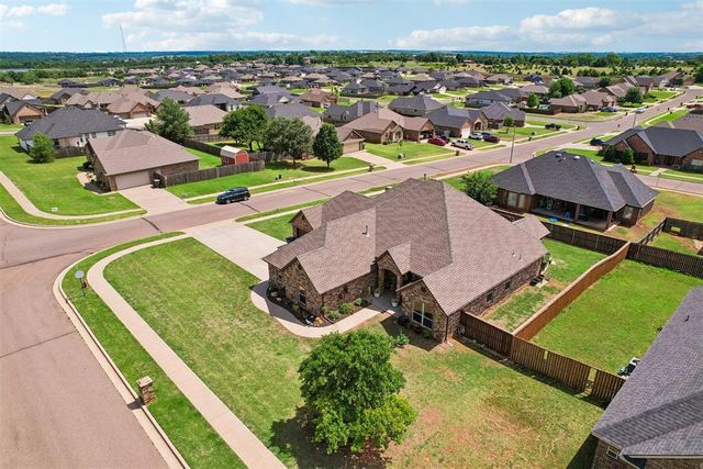 1898 Doc Bar Avenue, Blanchard, OK 73010