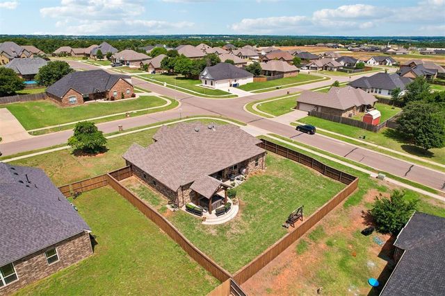 1898 Doc Bar Avenue, Blanchard, OK 73010