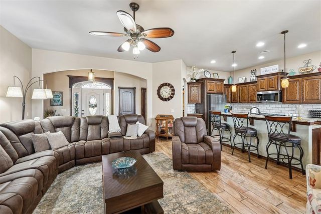 1898 Doc Bar Avenue, Blanchard, OK 73010
