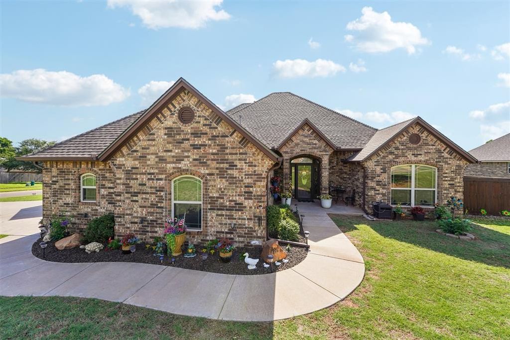1898 Doc Bar Avenue, Blanchard, OK 73010