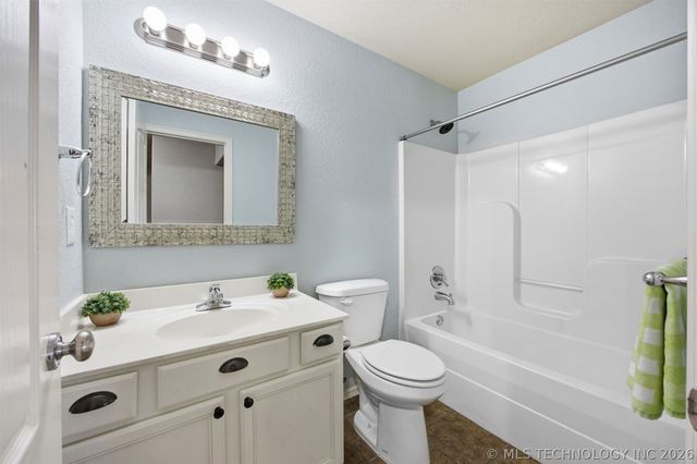 11089 N 115th East Avenue, Owasso, OK 74055