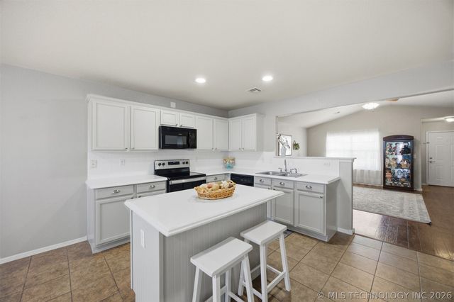 11089 N 115th East Avenue, Owasso, OK 74055