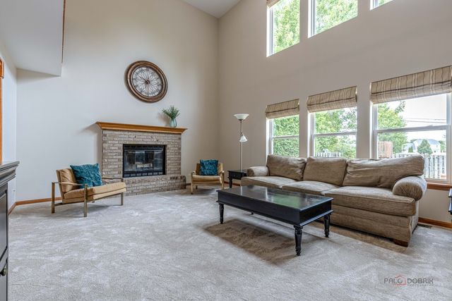 270 W Winding Trail Circle, Round Lake, IL 60073
