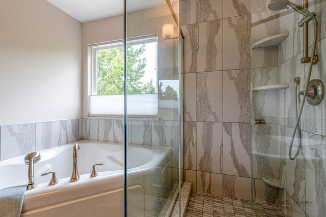 270 W Winding Trail Circle, Round Lake, IL 60073