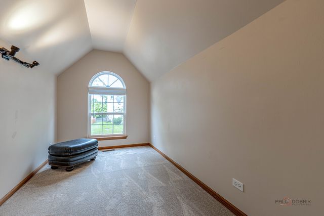 270 W Winding Trail Circle, Round Lake, IL 60073
