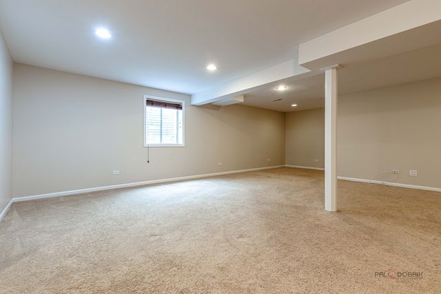 270 W Winding Trail Circle, Round Lake, IL 60073