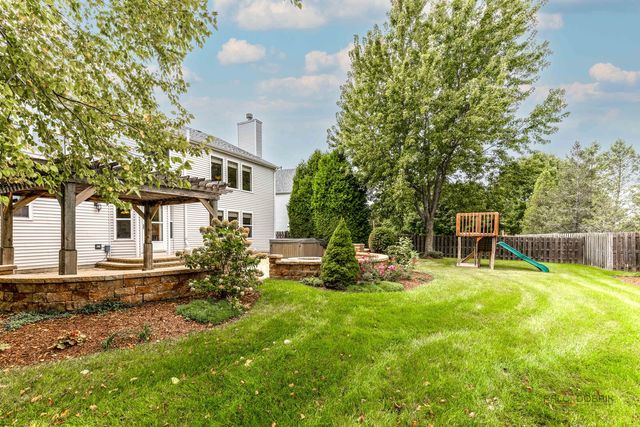 270 W Winding Trail Circle, Round Lake, IL 60073