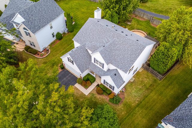 270 W Winding Trail Circle, Round Lake, IL 60073