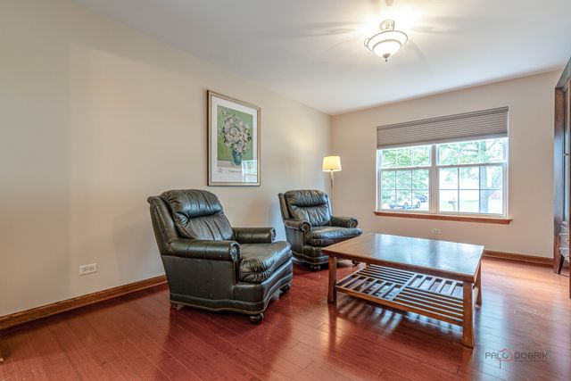270 W Winding Trail Circle, Round Lake, IL 60073