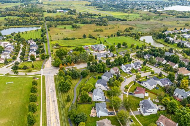 270 W Winding Trail Circle, Round Lake, IL 60073