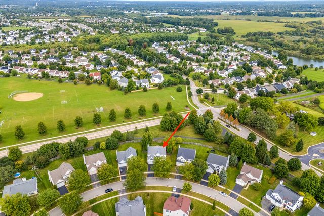 270 W Winding Trail Circle, Round Lake, IL 60073