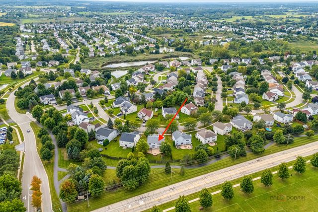 270 W Winding Trail Circle, Round Lake, IL 60073
