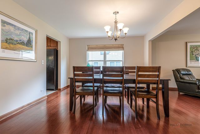 270 W Winding Trail Circle, Round Lake, IL 60073