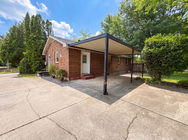 587 Lafayette Rd, Clarksville, TN 37042