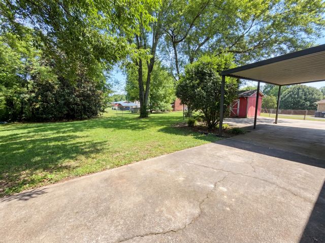 587 Lafayette Rd, Clarksville, TN 37042