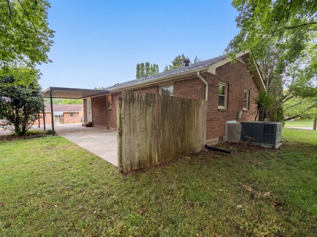 587 Lafayette Rd, Clarksville, TN 37042