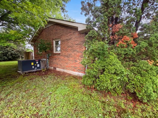587 Lafayette Rd, Clarksville, TN 37042