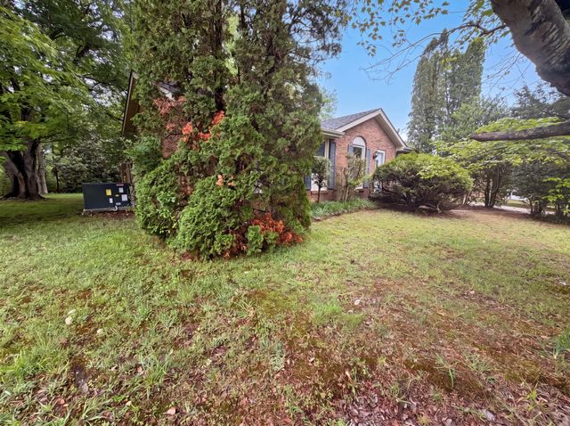 587 Lafayette Rd, Clarksville, TN 37042
