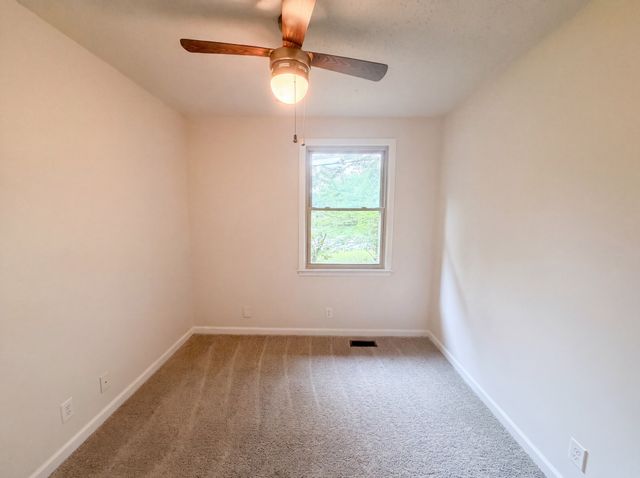 587 Lafayette Rd, Clarksville, TN 37042